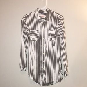Stripped button down M